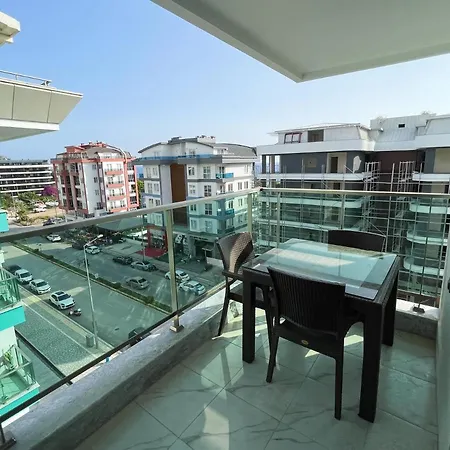 Lejlighed A Four-bedroom Flat Near The Sea In Konak Terrace *