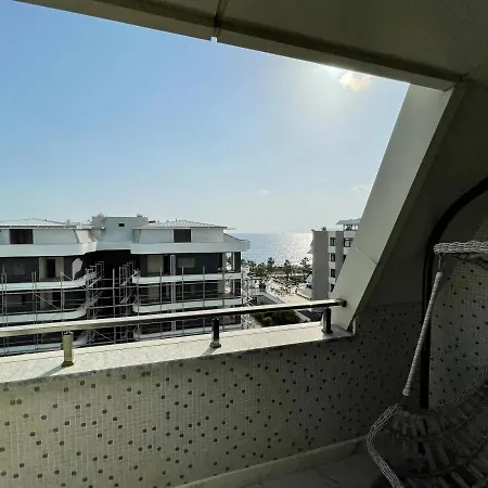 A Four-bedroom Flat Near The Sea In Konak Terrace Lejlighed *
