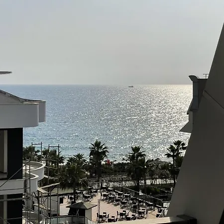 Lejlighed A Four-bedroom Flat Near The Sea In Konak Terrace Alanya