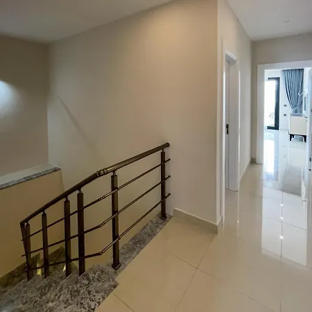 شقة A Four-bedroom Flat Near The Sea In Konak Terrace