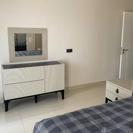 شقة A Four-bedroom Flat Near The Sea In Konak Terrace