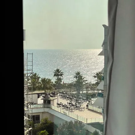 شقة A Four-bedroom Flat Near The Sea In Konak Terrace