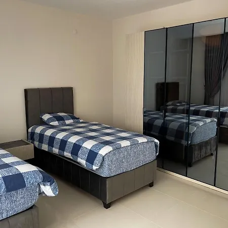 A Four-bedroom Flat Near The Sea In Konak Terrace شقة *