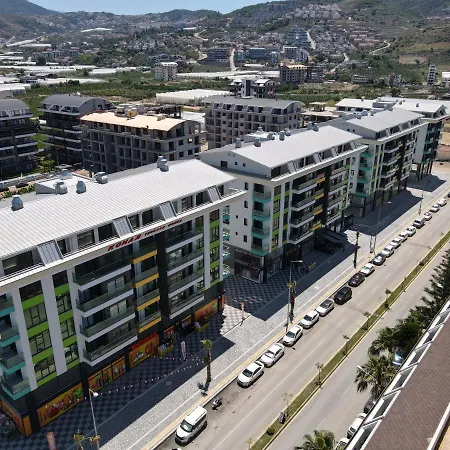 A Four-bedroom Flat Near The Sea In Konak Terrace شقة ألانيا